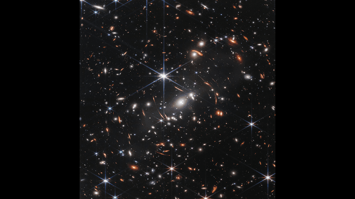 James Webb Space Telescope makes a brilliant photo of distant galaxies