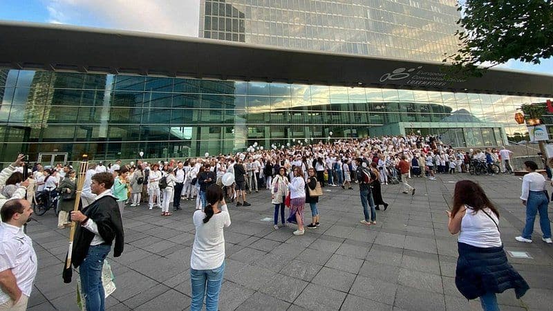 В Люксембурге прошел митинг против мер по борьбе с COVID-19