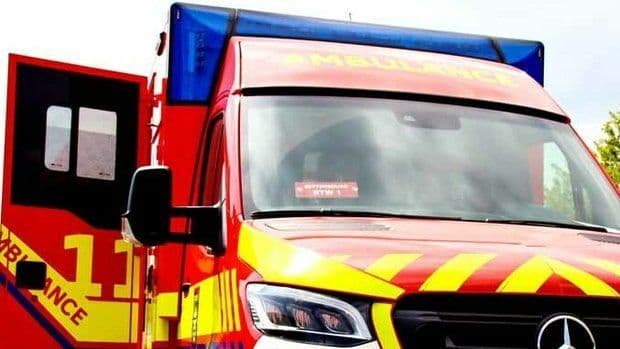 На шоссе N28 автомобиль въехал в мотоцикл, пострадали 2 человека