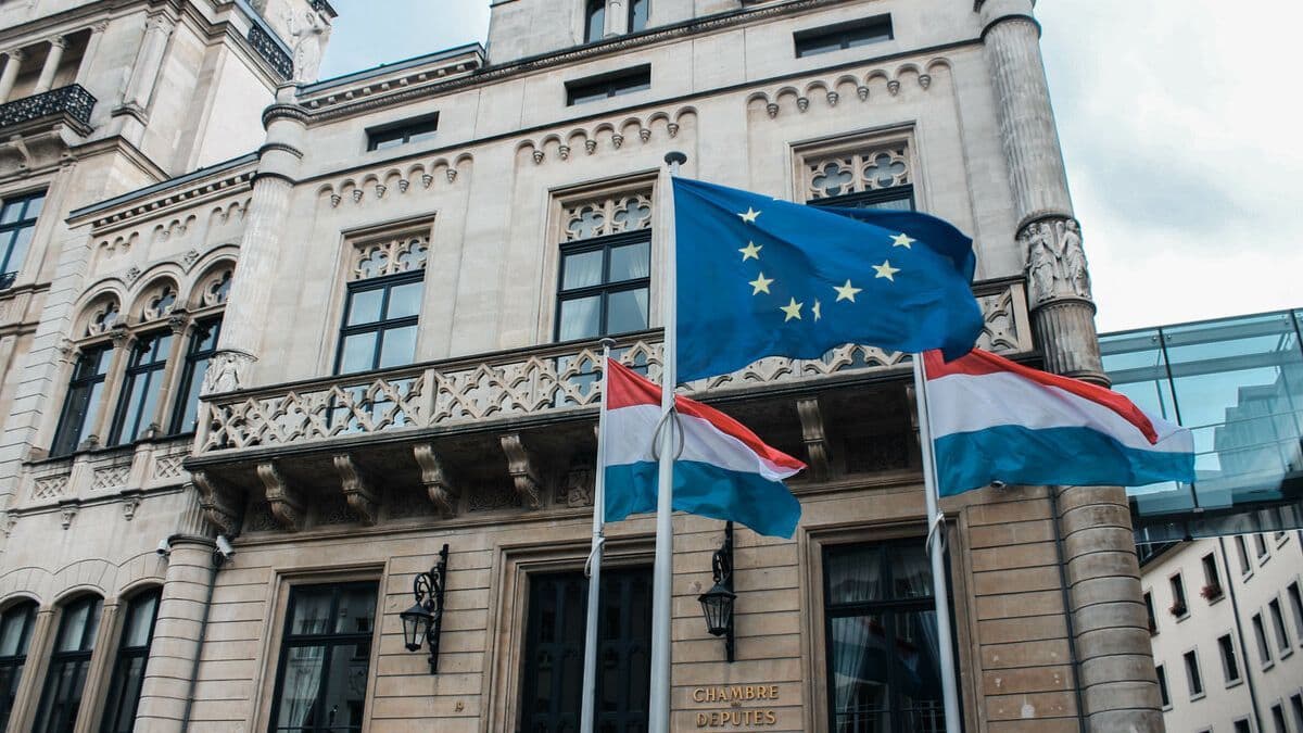 Сбор подписей за референдум по конституции в Люксембурге начнется 2 марта