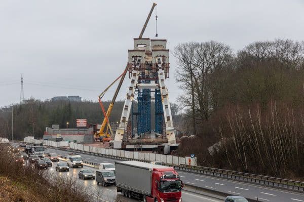 Общество люксембургских железных дорог строит мост вдоль шоссе A3