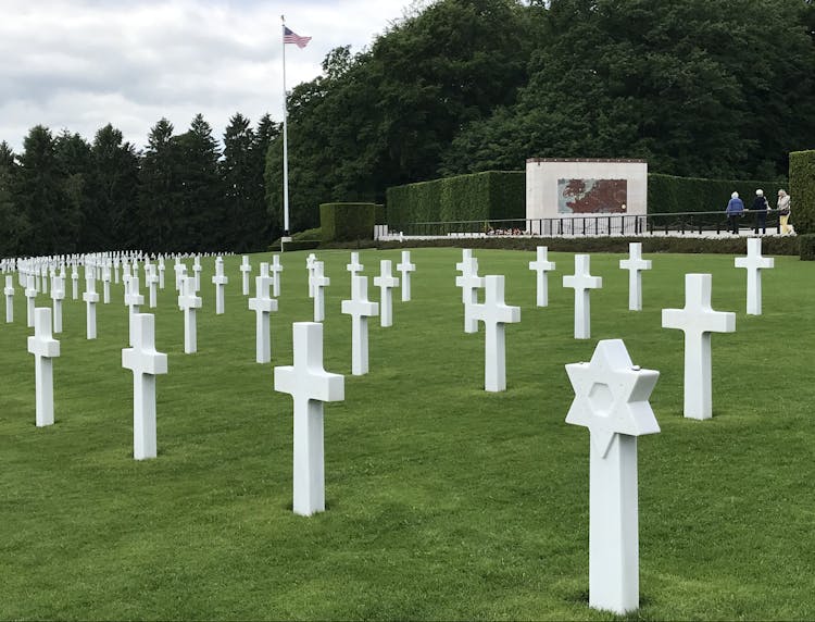 Luxembourg_American_Cemetery_and_Memorial_1.jpg