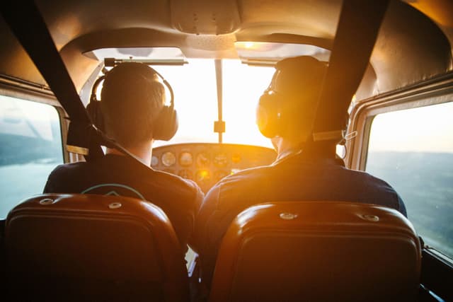 Comment devenir pilote avec le programme des cadets de Luxair en 2025
