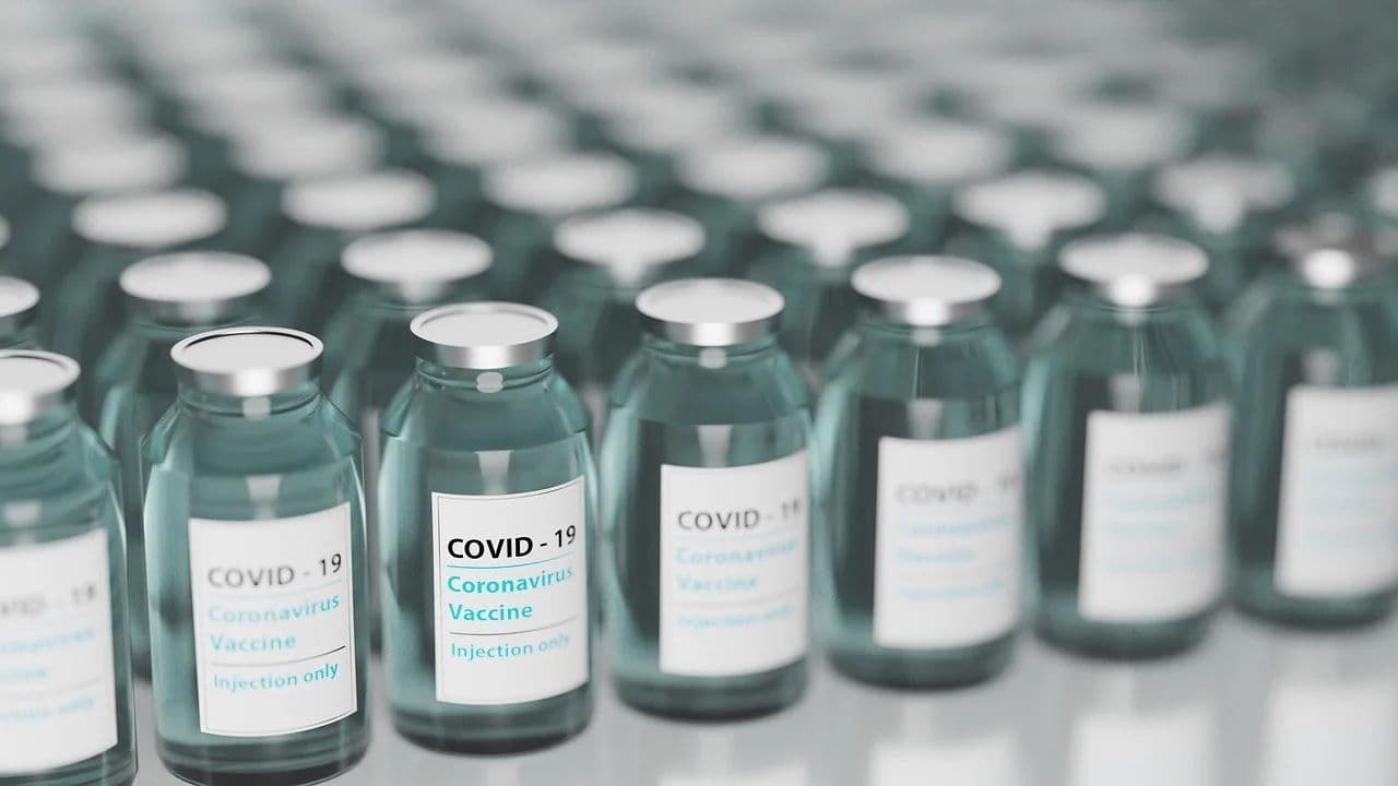 Обнародованы новые данные о количестве доз вакцин против COVID-19
