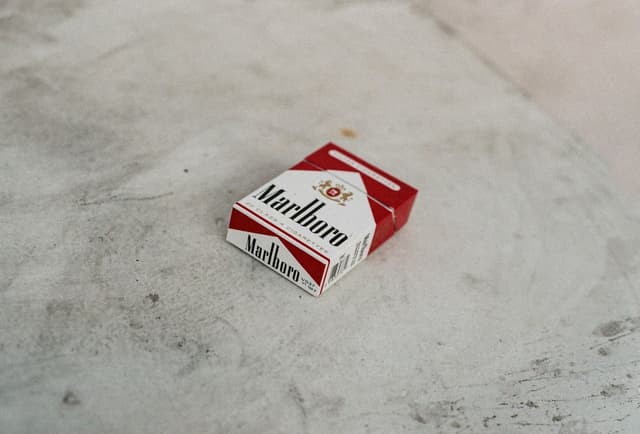 Smoking in Luxembourg: regulations, prices, places