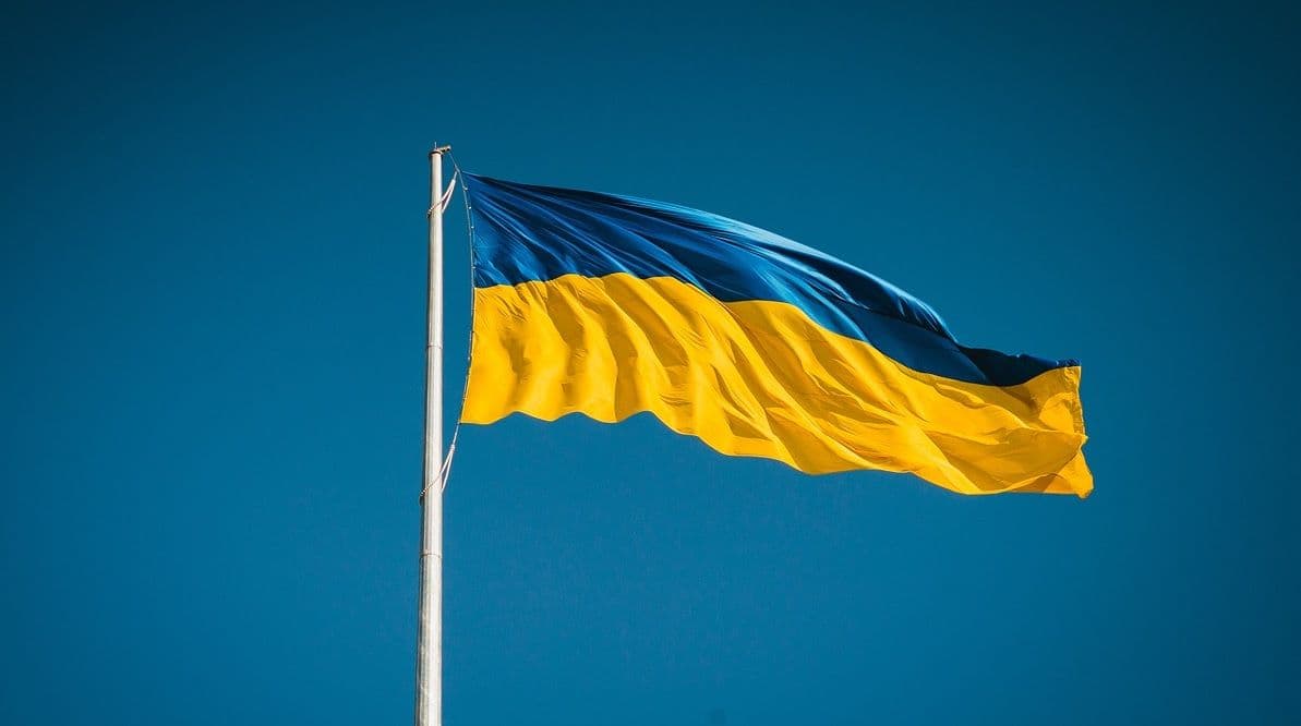 Люксембуржцам советуют безотлагательно покинуть Украину. Новое обращение МИДа