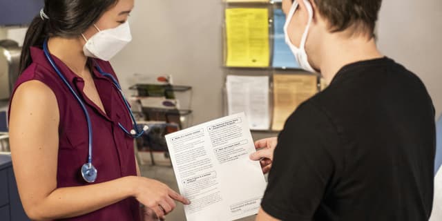 Travailler comme Aide-soignant au Luxembourg : salaires, conditions, documents