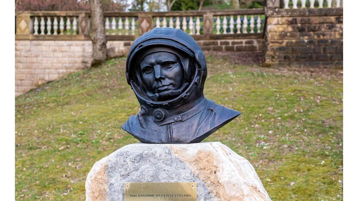 Жители Мондорф-ле-Бен отстояли памятник Юрию Гагарину перед властями