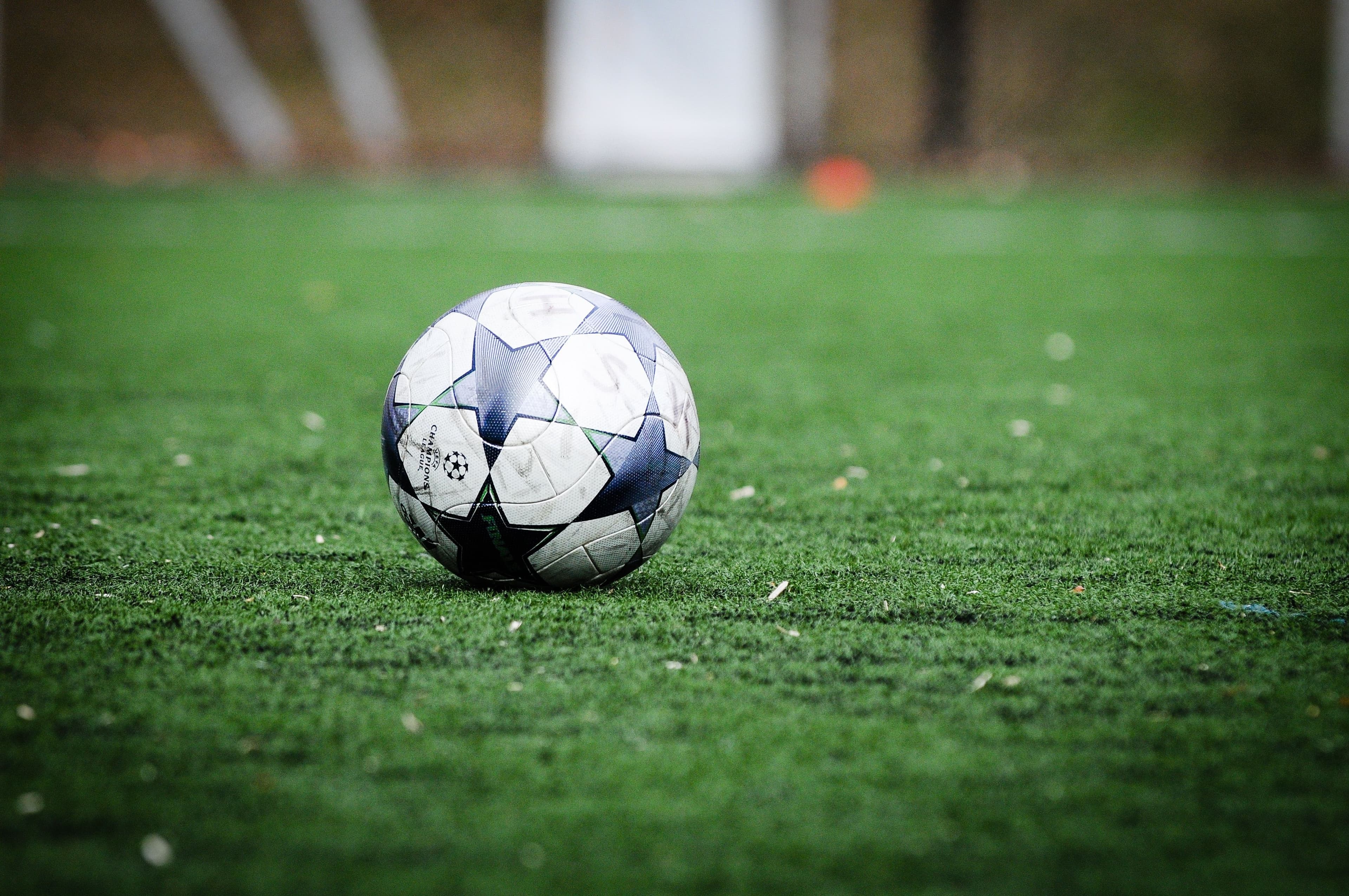 Luxembourg events schedule for June 16-18: concerts, galleries and football game