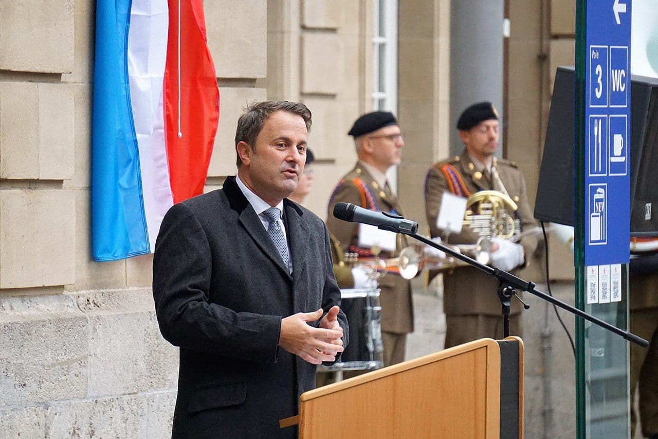 Ксавье Беттель назвал «ненормальным» введение ограничений для привитых граждан