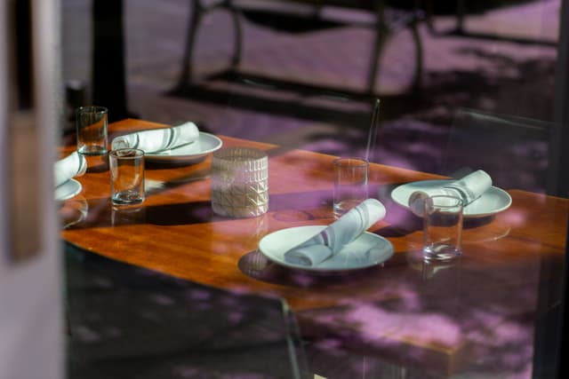 Working in HORECA in Luxembourg: wages, requirements, documents