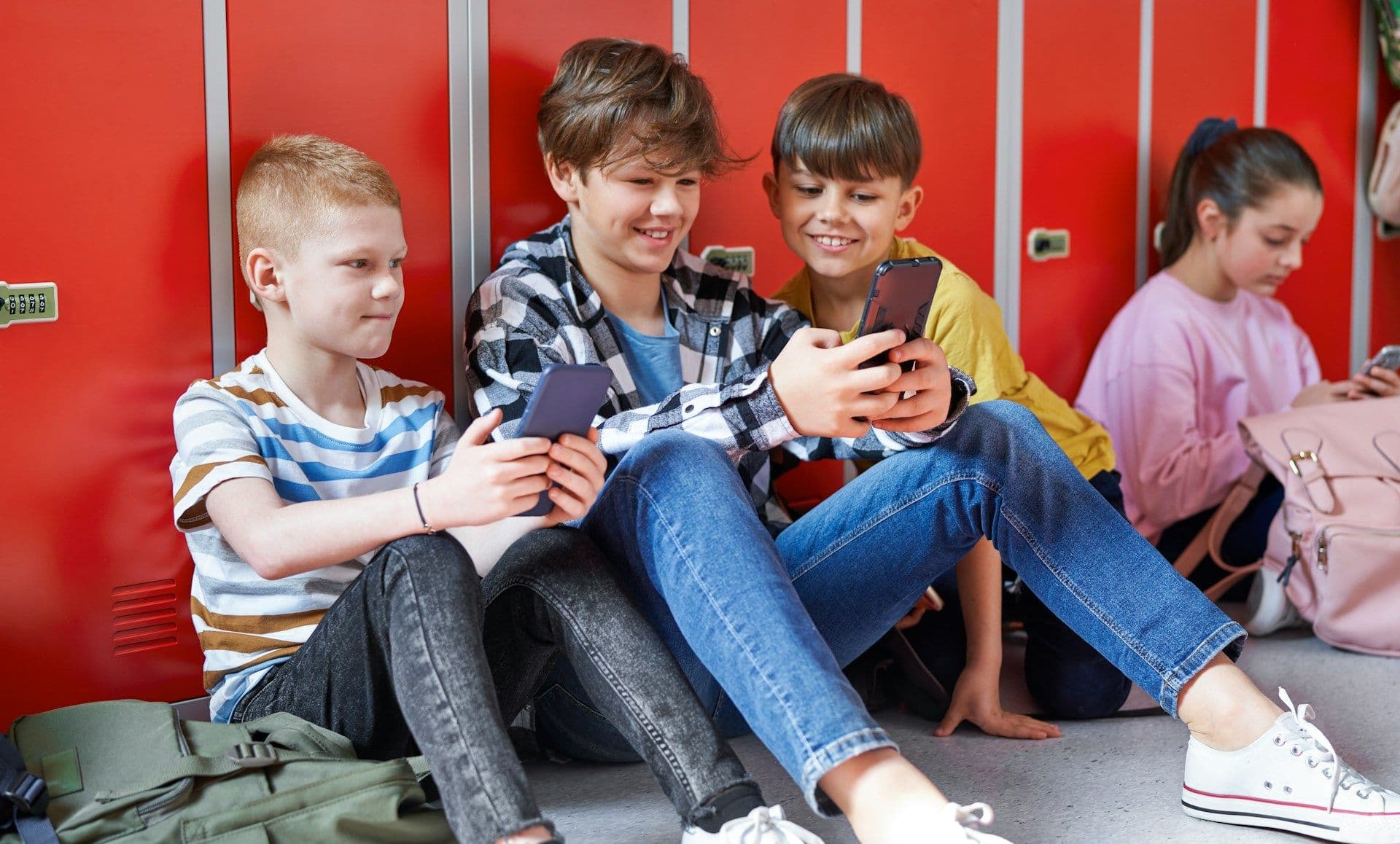 Smartphones in schools of Luxembourg