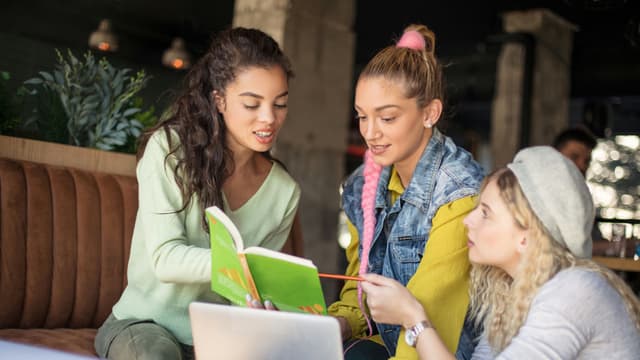 Ein Leitfaden für Namen in Luxemburg: Vornamen, Nachnamen und Traditionen