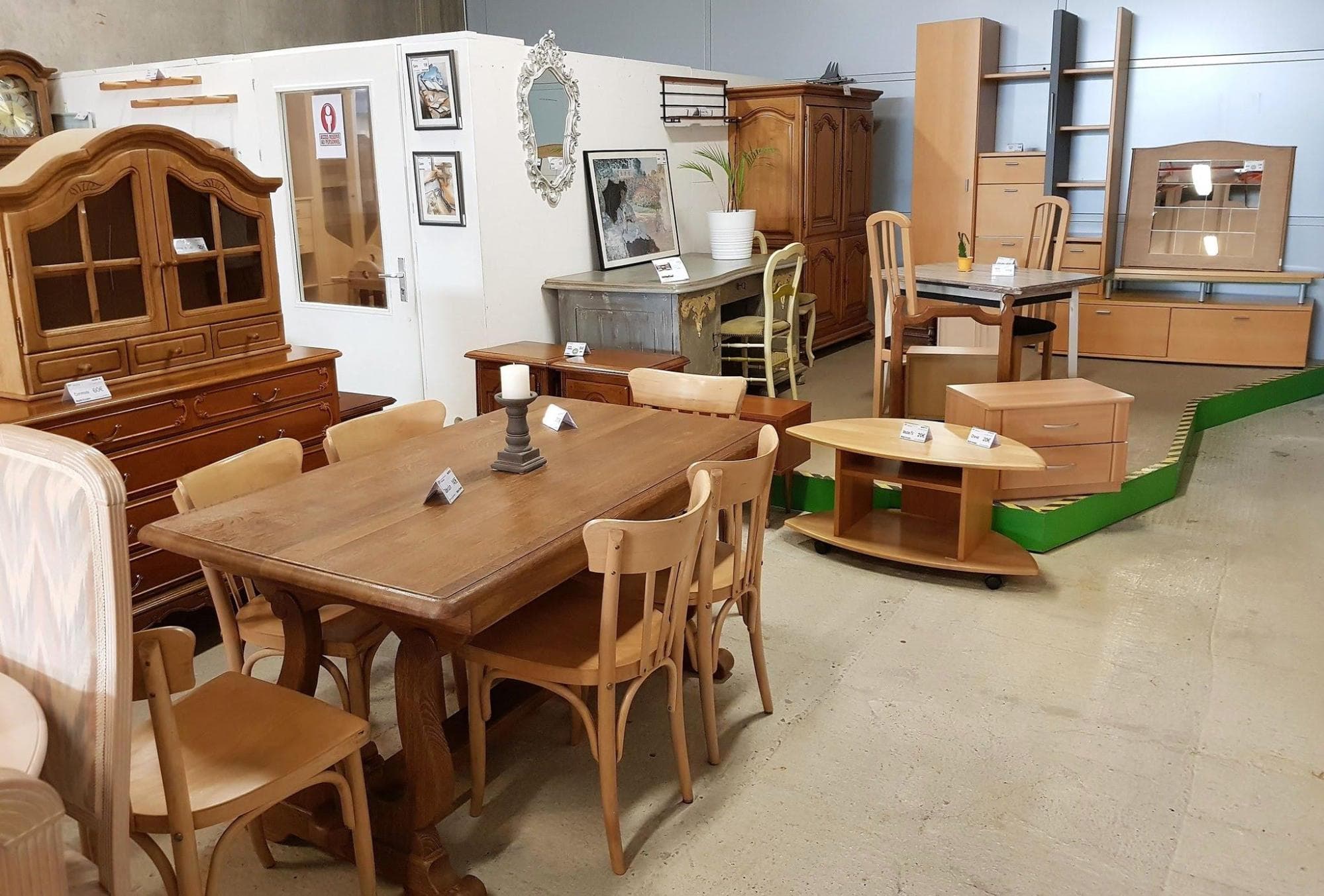 Thrifting in Luxemburg | Second-Hand- und Vintage-Kleidung, Möbel und ...