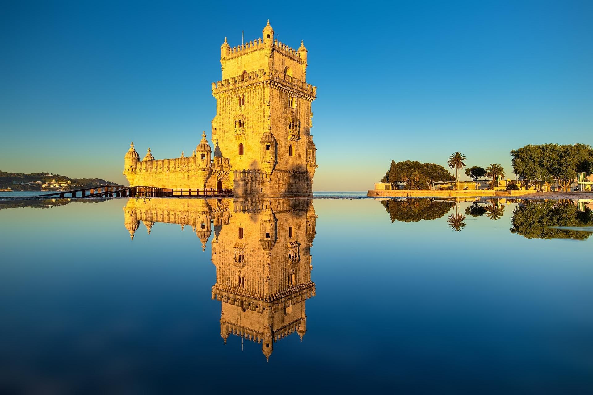 Lissabon, Portugal, Burg auf dem Wasser