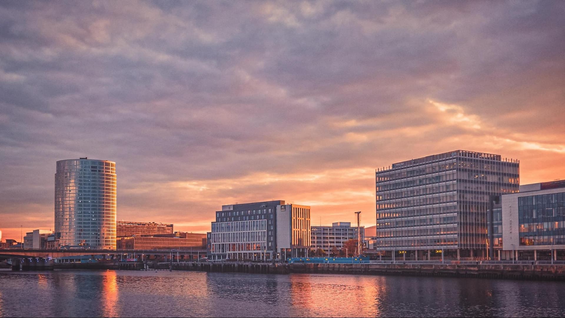 Sunset in Belfast, river in Belfast