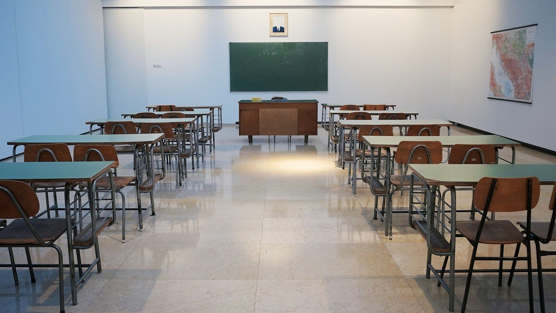 Lycée Robert Schuman Luxembourg is closed