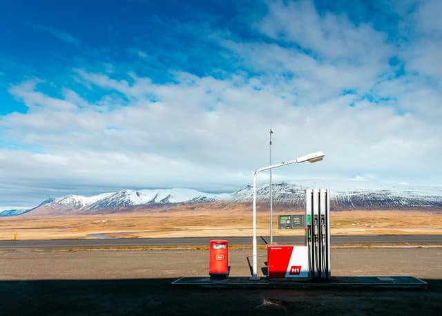Pourquoi le carburant est-il moins cher au Luxembourg et combien coûte-t-il maintenant