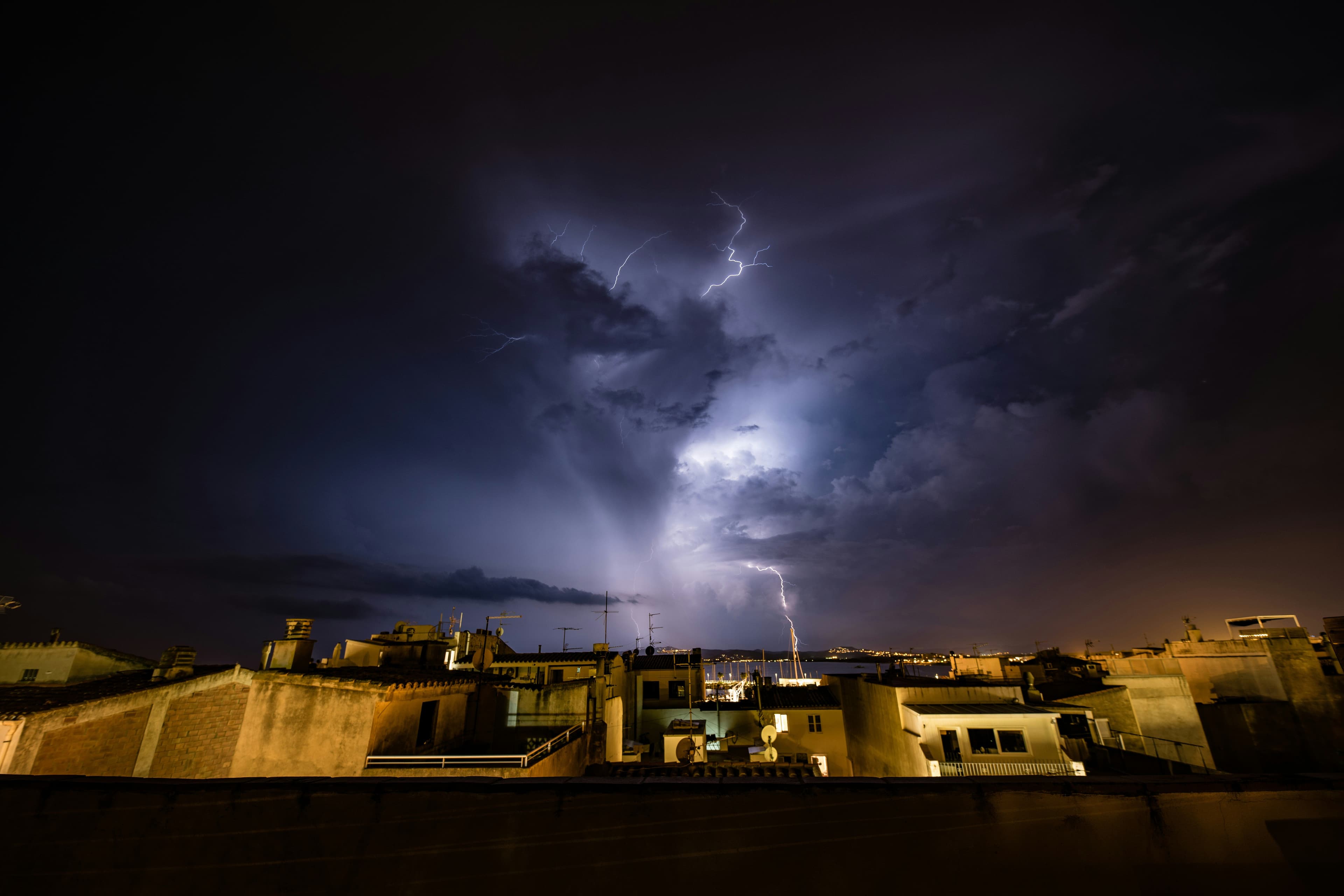 richard hewat, unsplash