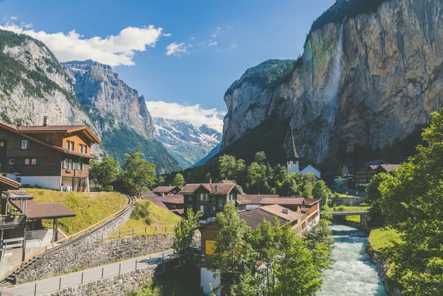 Luxembourg vs. Switzerland: two countries with high salaries and living standards