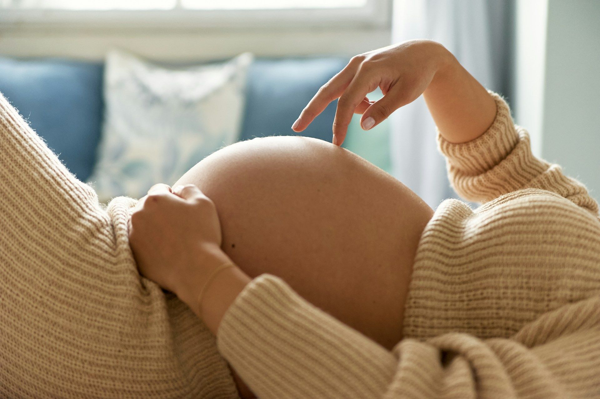 The government has no plans to amend the law on surrogacy
