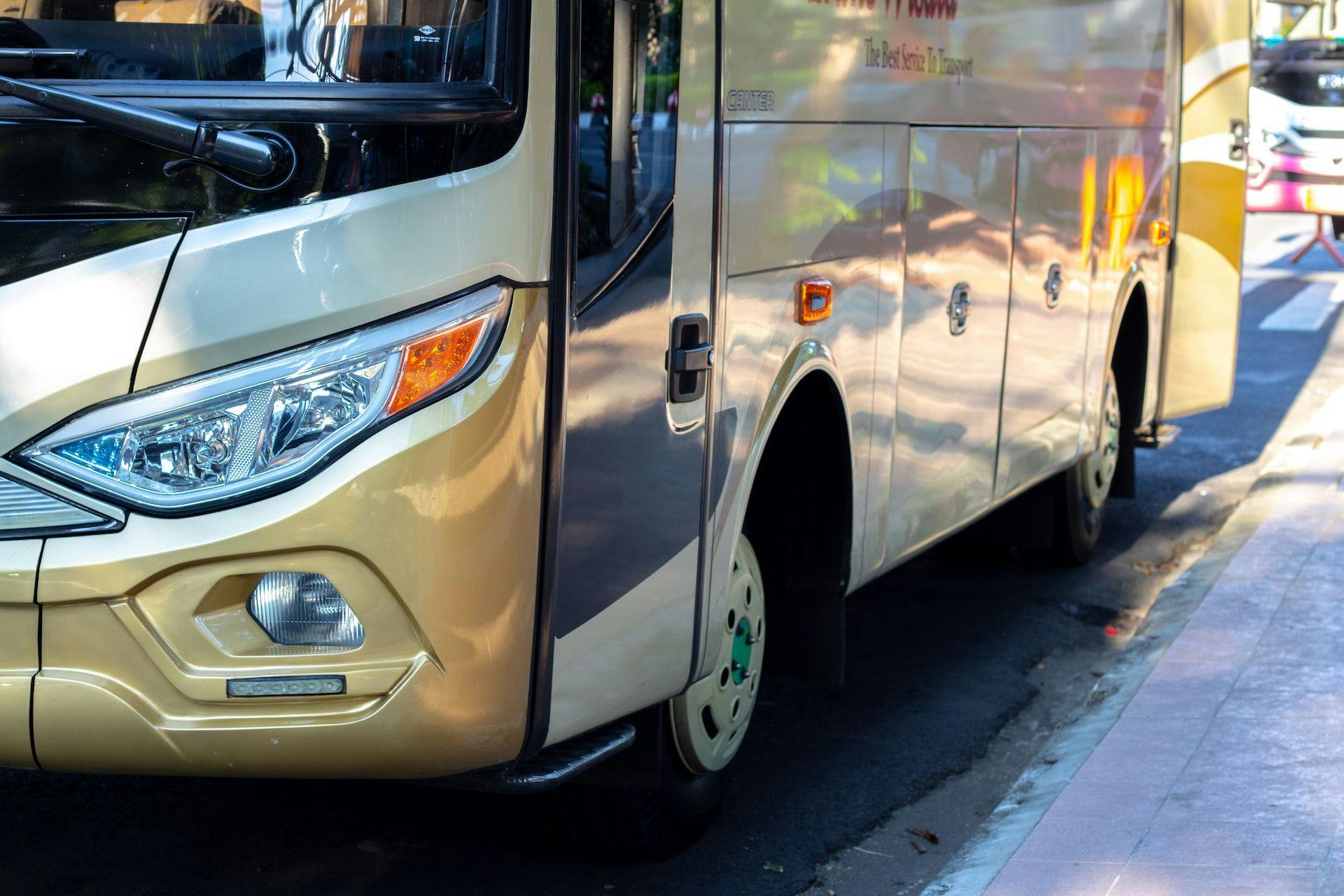 Люксембургская автобусная компания пожертвовала Украине автобусы