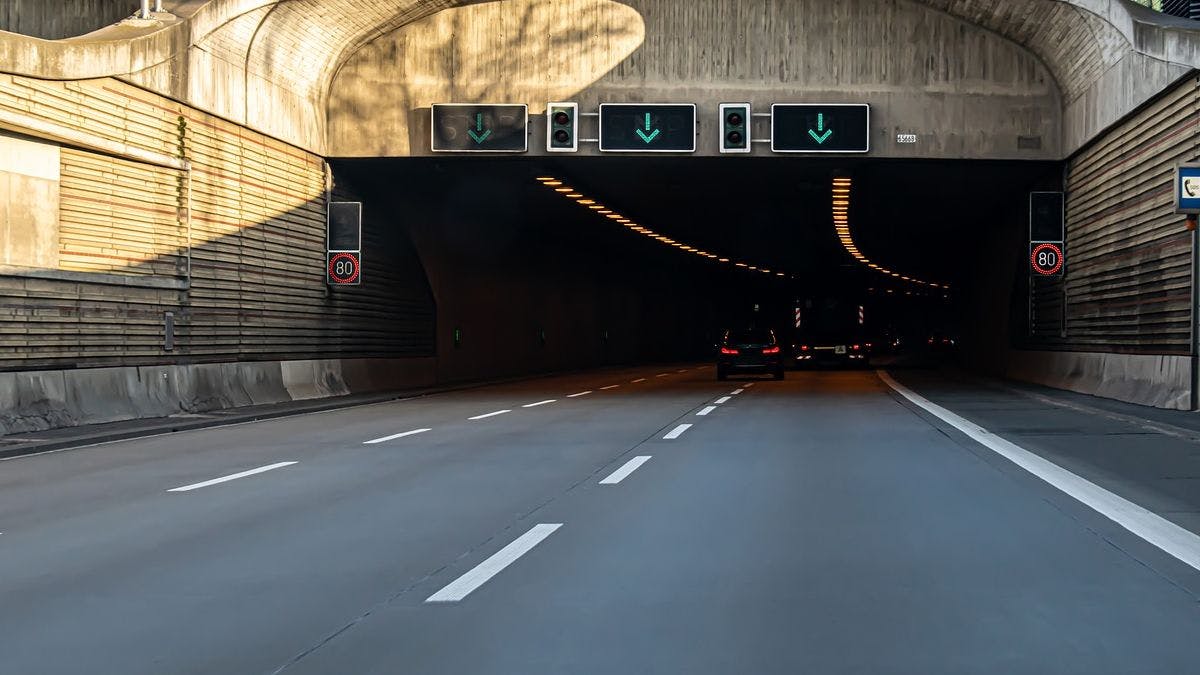 Автомагистрали страны могут быть частично перекрыты из-за проверки туннелей