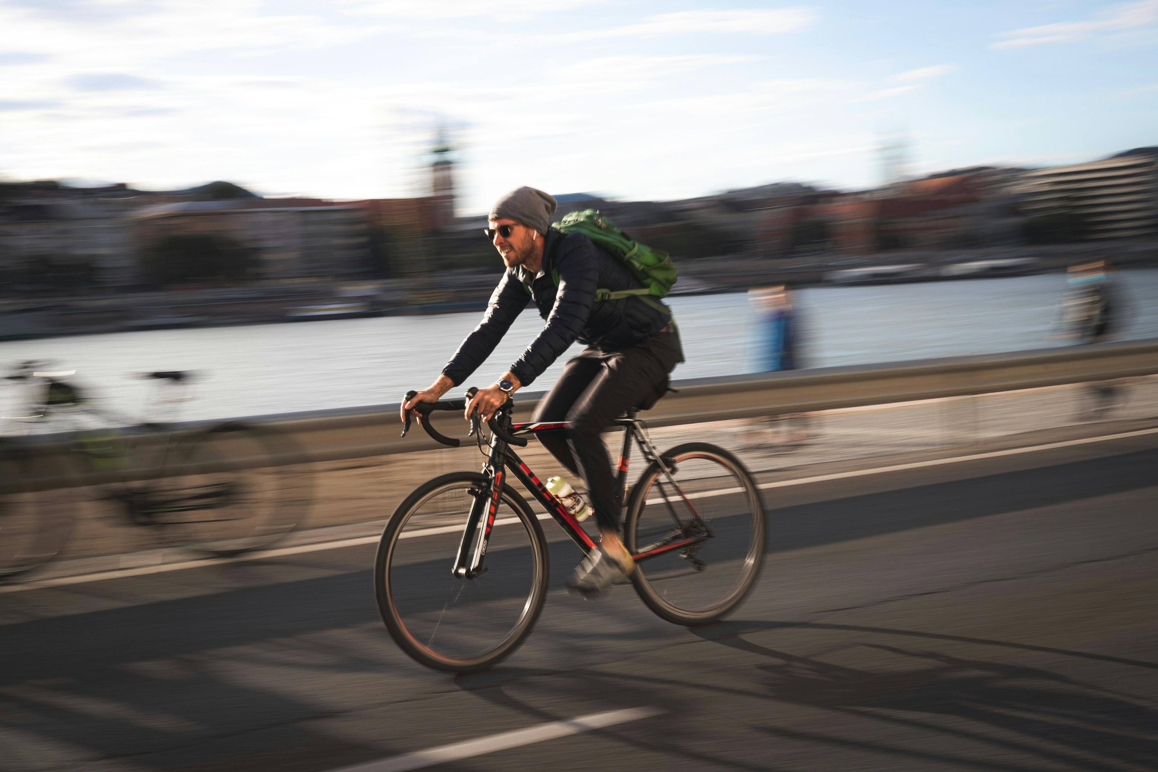 Cyclist, bicycle, bike, race, speed, embankment