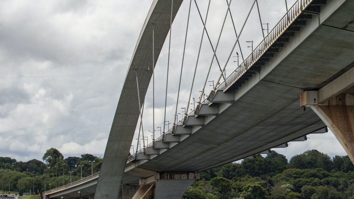 Новый железнодорожный мост установят на A3 к октябрю