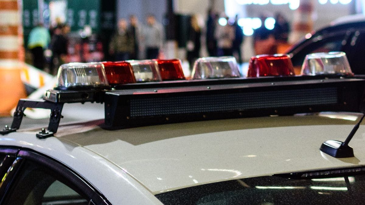 ДТП в Люксембурге: убегая от патрульных, водитель сбил полицейского