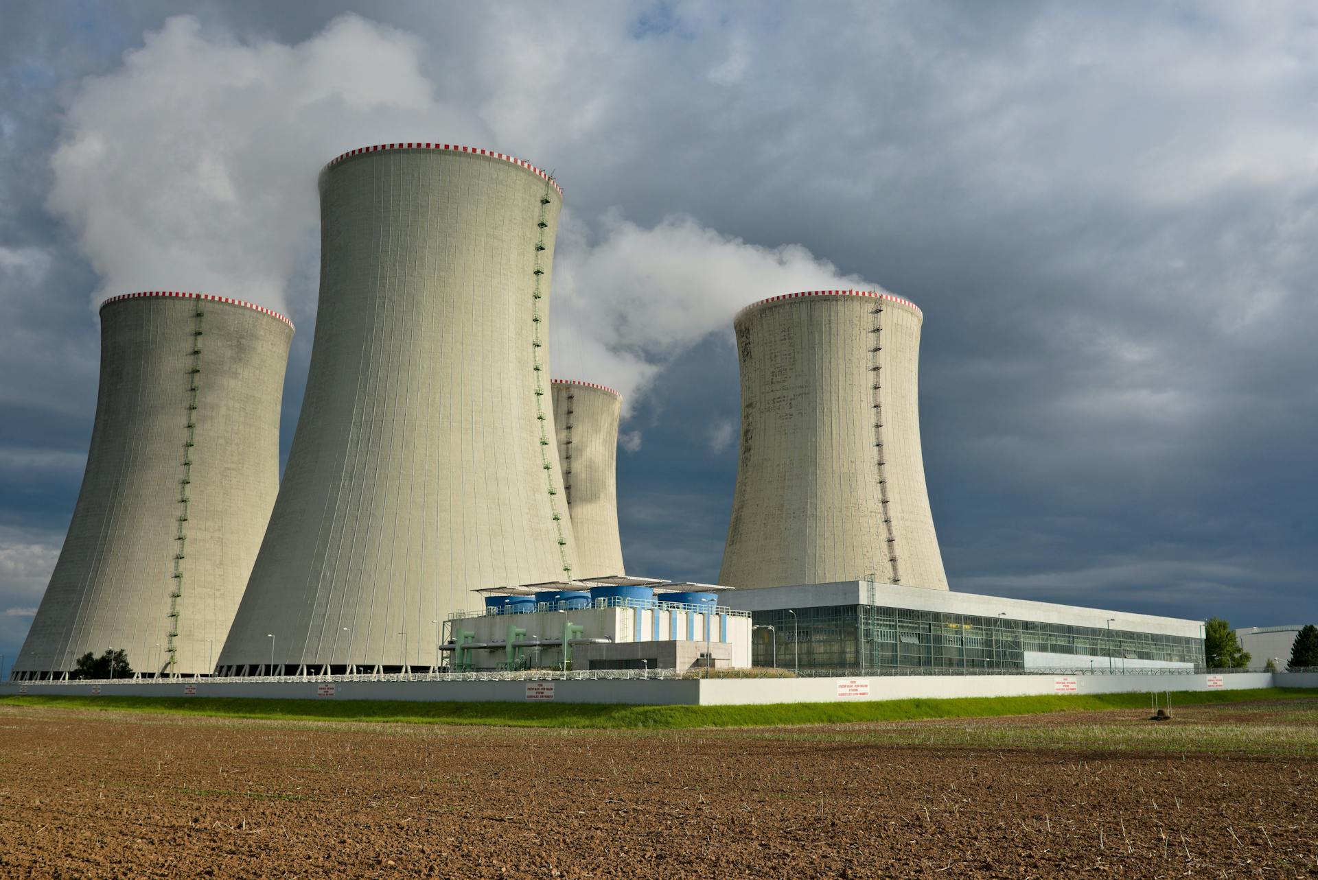 Nuclear power plants, nuclear power, nukes