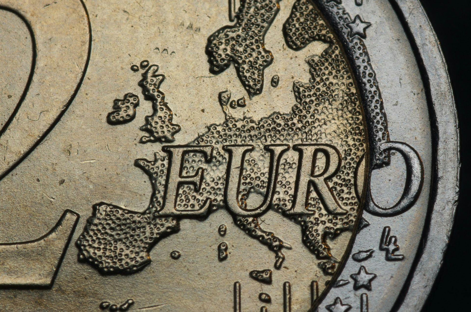Переход на евро поможет защититься от инфляции, энергетического кризиса и геополитической нестабильности