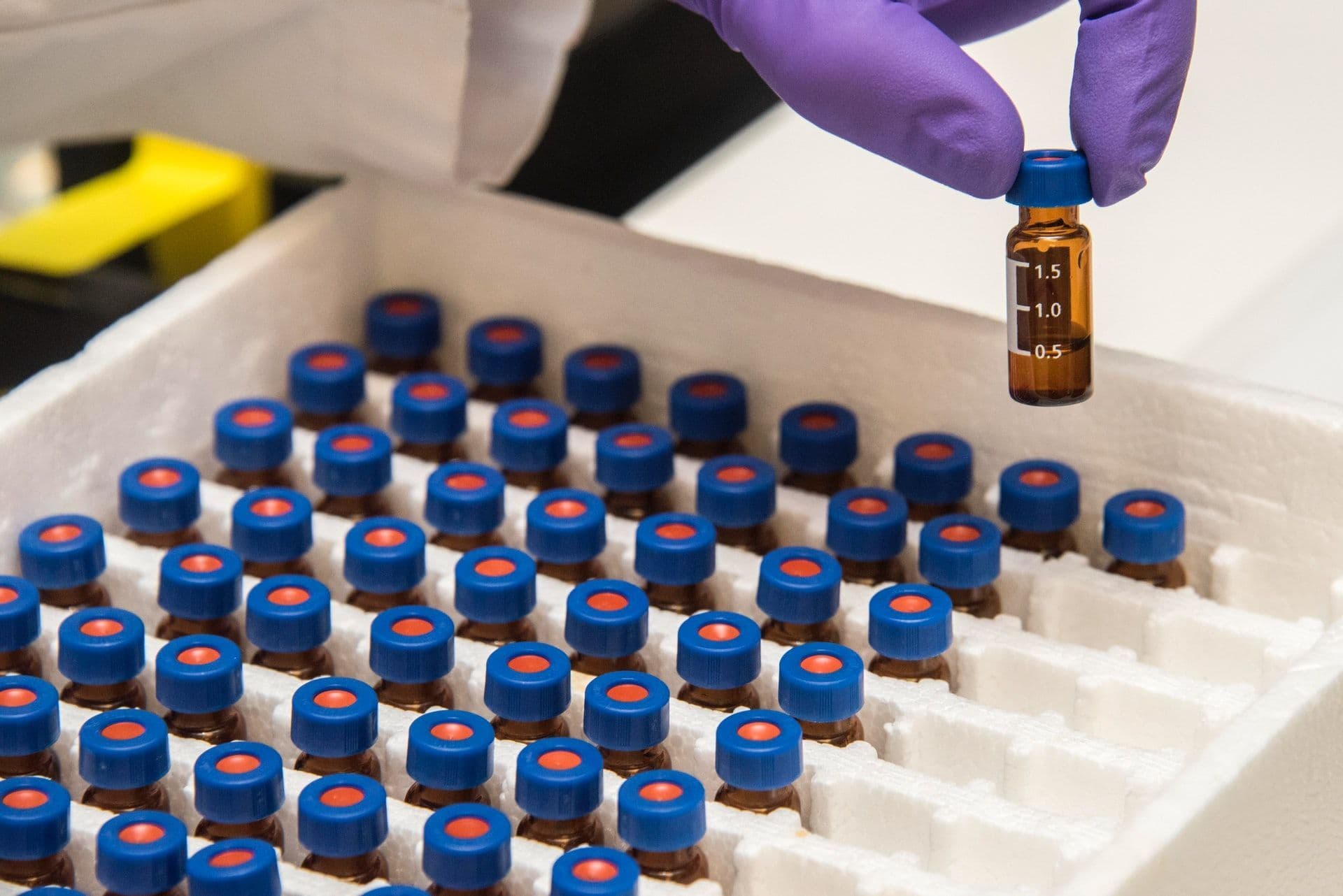 Люксембург ведет переговоры о покупке швейцарского препарата против COVID-19