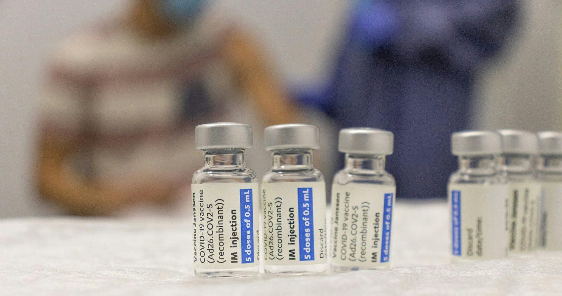 Стали известны правила получения бустерной вакцины от COVID-19
