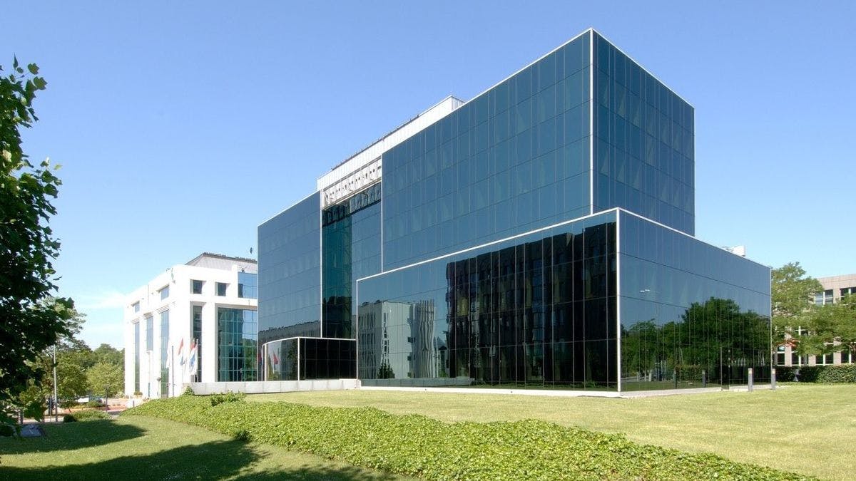 Здание Monnet в Кирхберге продали за 53 млн евро