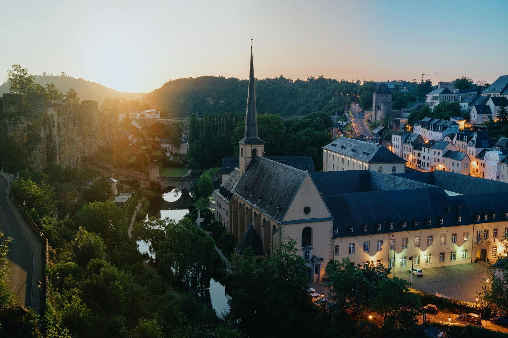 В 2021 году 6 801 человек стали гражданами Люксембурга
