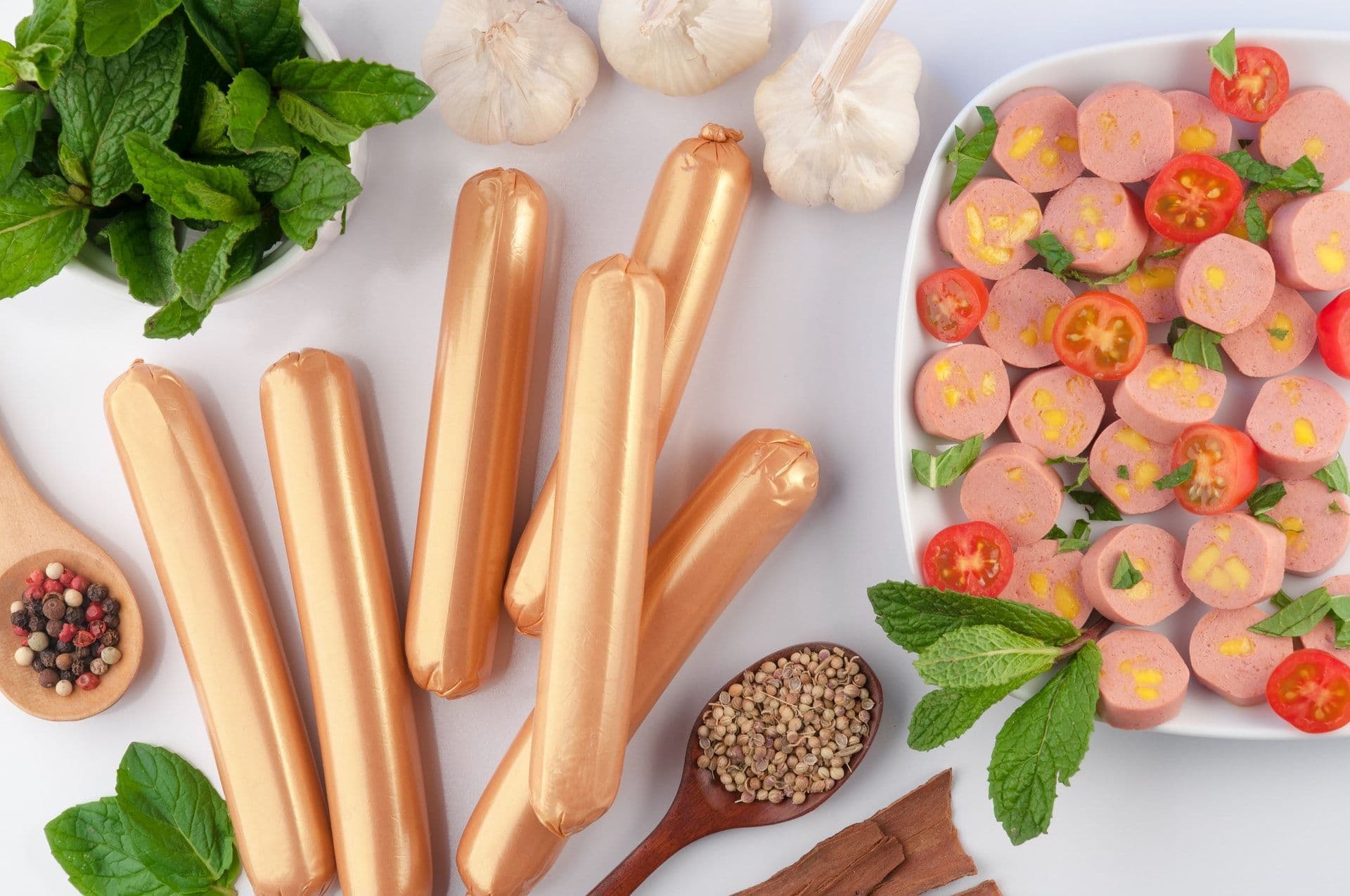 В Lidl обнаружили опасную вареную колбасу для детей