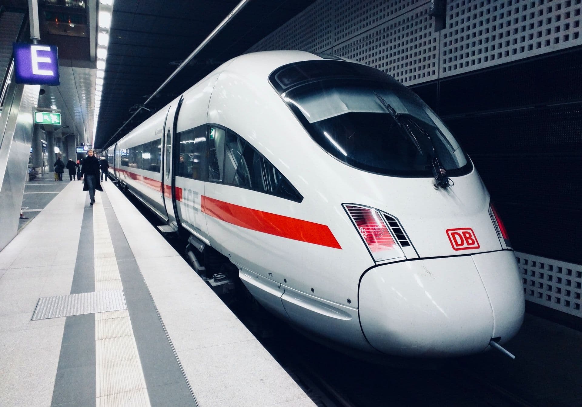 Сотрудники Deutsche Bahn все-таки добились повышения зарплаты