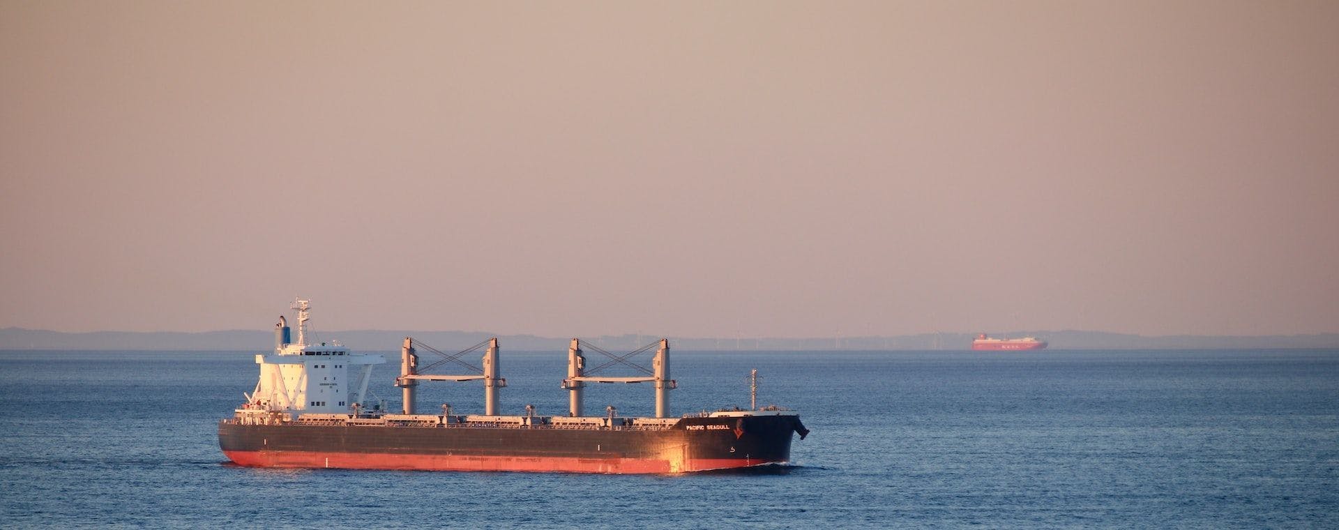 Морской экспорт российской нефти на прошлой неделе снизился на 22%