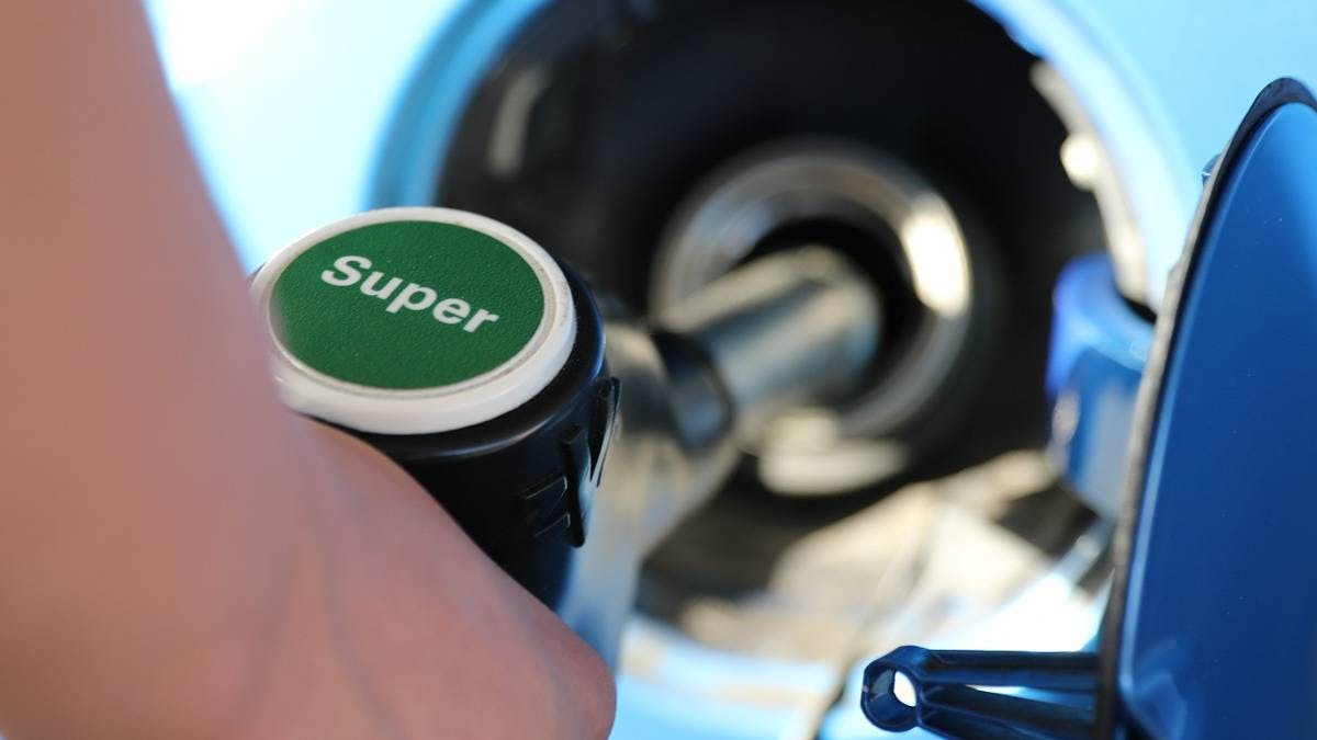 Цена бензина Super 95 приближается к 1,60 евро за литр