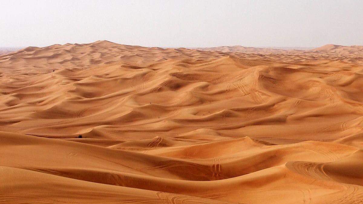 Облако песка из Сахары идет на Европу