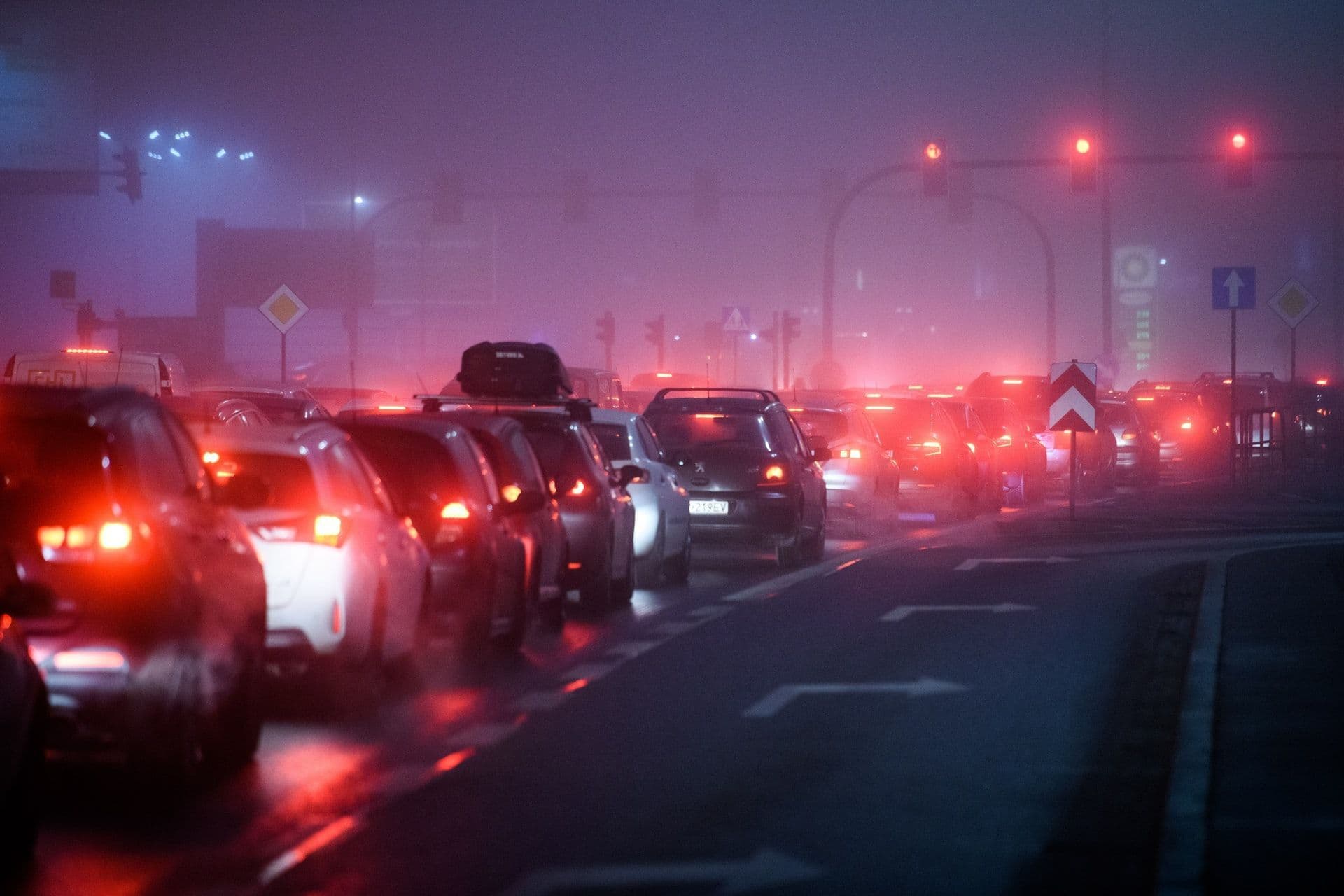 Traffic jams all over Europe: this weekend will be difficult for car travel