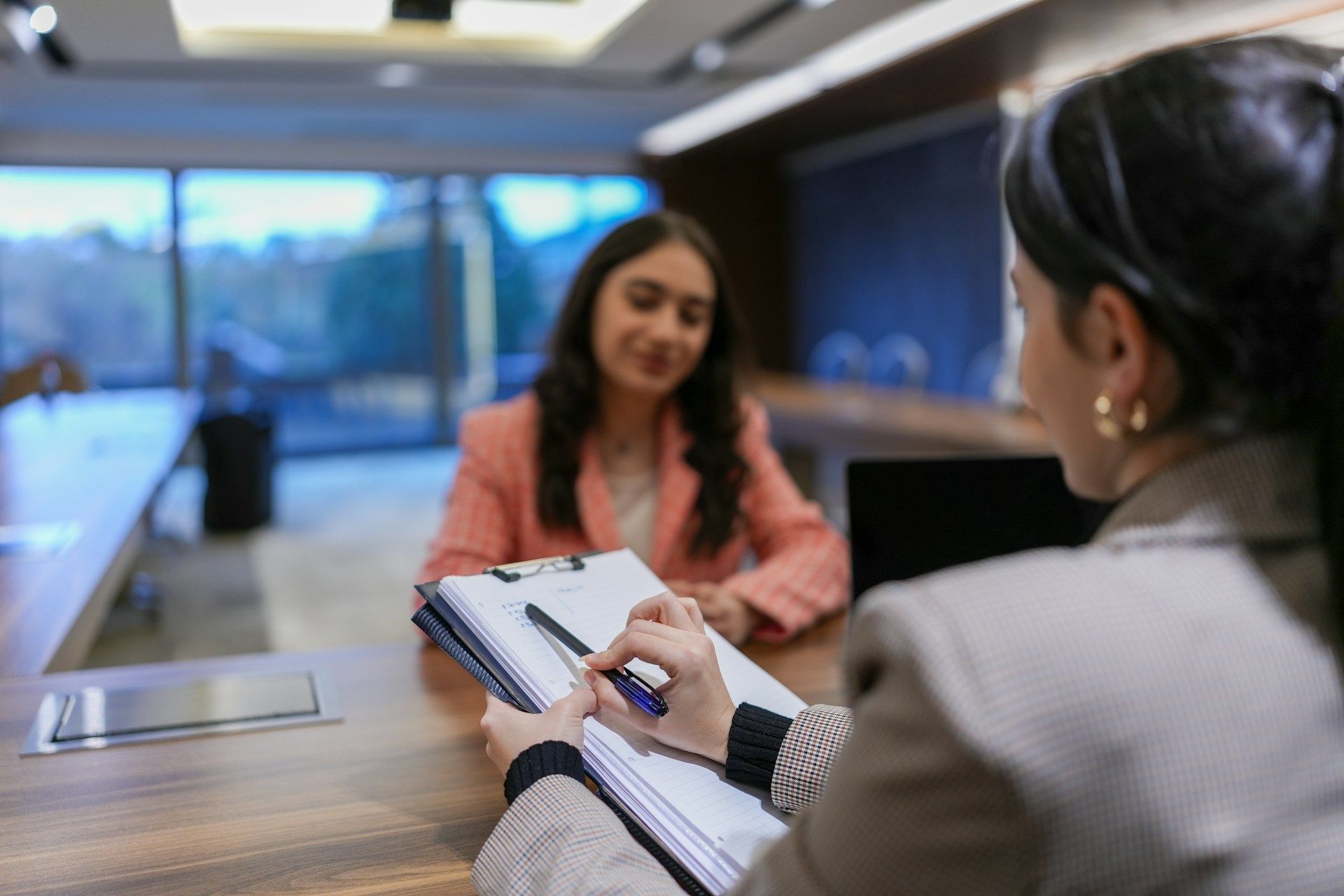 Какие профессии пользовались наибольшим спросом в 2024 году?