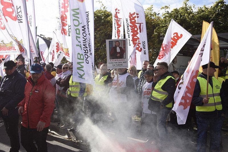 Около 1500 поляков устроили протест в Люксембурге