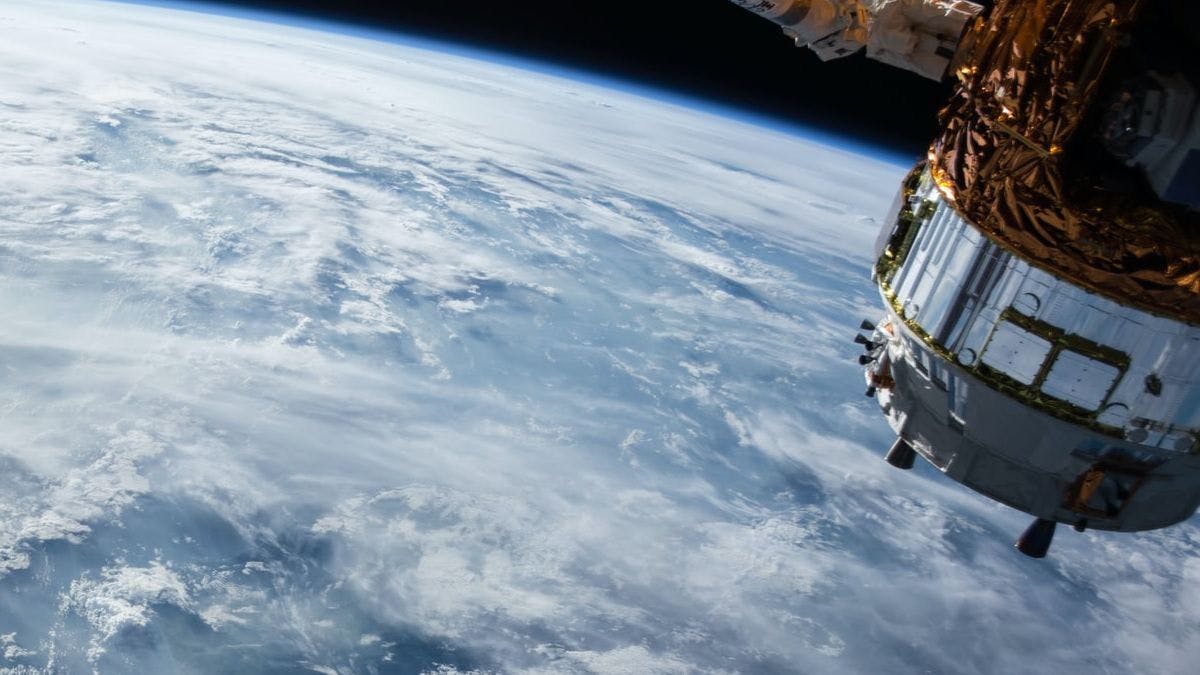 Жителей Люксембурга с Национальным днем поздравили из космоса