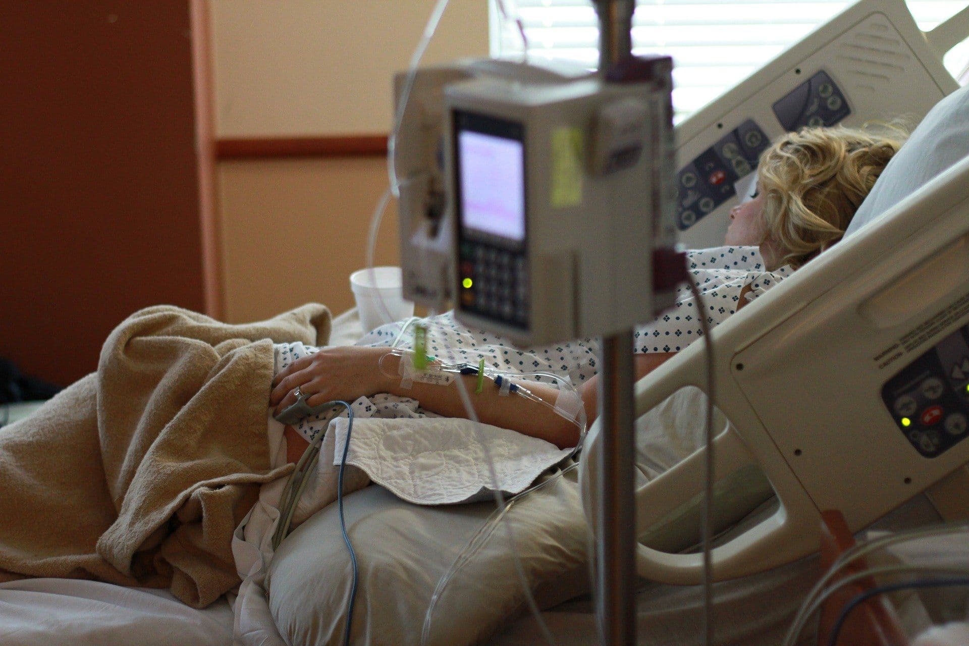 Asbl Luxembourg-Transplant требует включить в список вакцинируемых пациентов на диализе и ожидающих пересадку почки