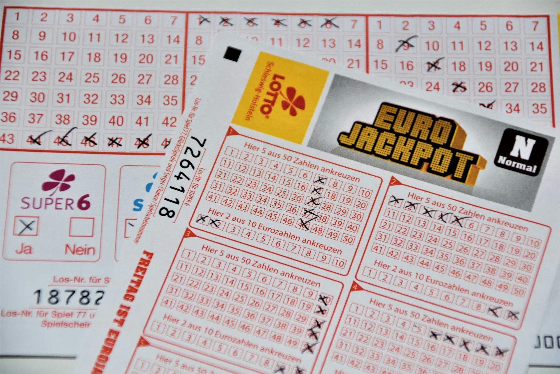 Euro Jackpot lottery, choose the right numbers, Waldemar, Unsplash,